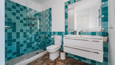 Un baño especial con toques vanguardistas