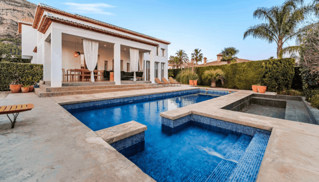 una villa espectacular a los pies del montgo