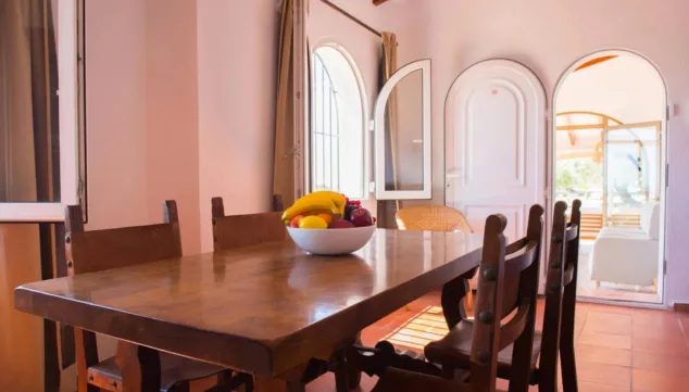 acogedor salon para disfrutar de tus comidas y cenas