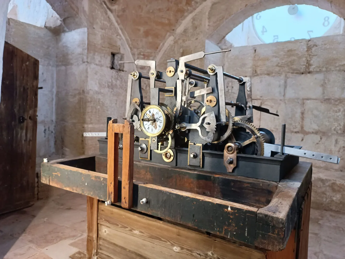 Antiguo reloj del campanario de Pego actualmente restaurado