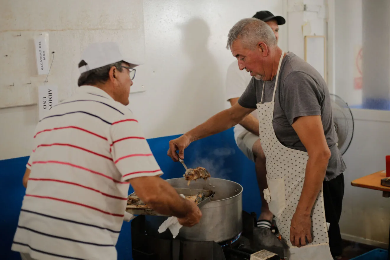 Cocineros en el Concurso de Calderos de la Cofradía de Pescadores de Calp este 2024