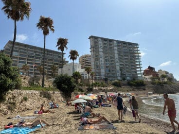 El Paradero de Ifach con los edificios del residencial en la actualidad