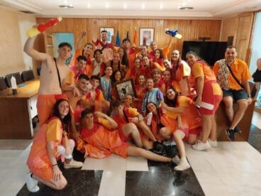 Festeros en el Ayuntamiento de Ondara