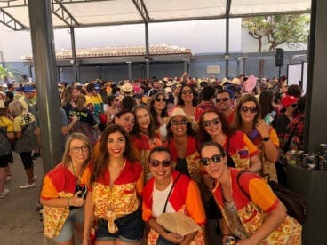 grupo de amigas en el dia de les quintades de pedreguer este 2024