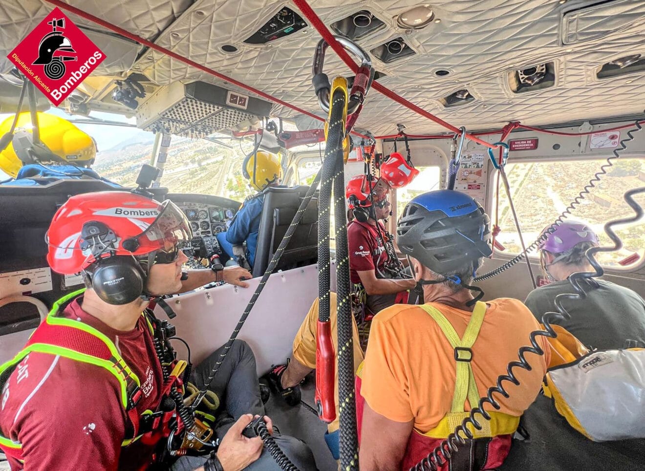 Helicóptero de rescate de Bomberos en Calp