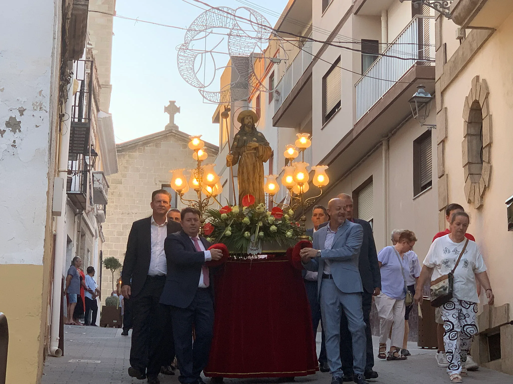 imagen de sant jaume en su dia durante la procesion en benitatxell este 2024