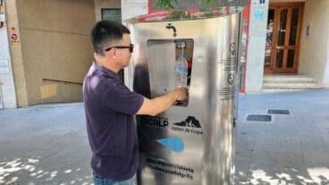 nueva fuente de agua potable refrigerada en la plaza consitutcion de calp