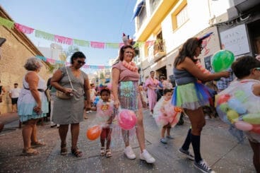 Pasacalle humorístico de las fiestas de Moraira 2024 05