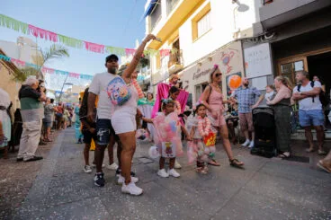 Pasacalle humorístico de las fiestas de Moraira 2024 08