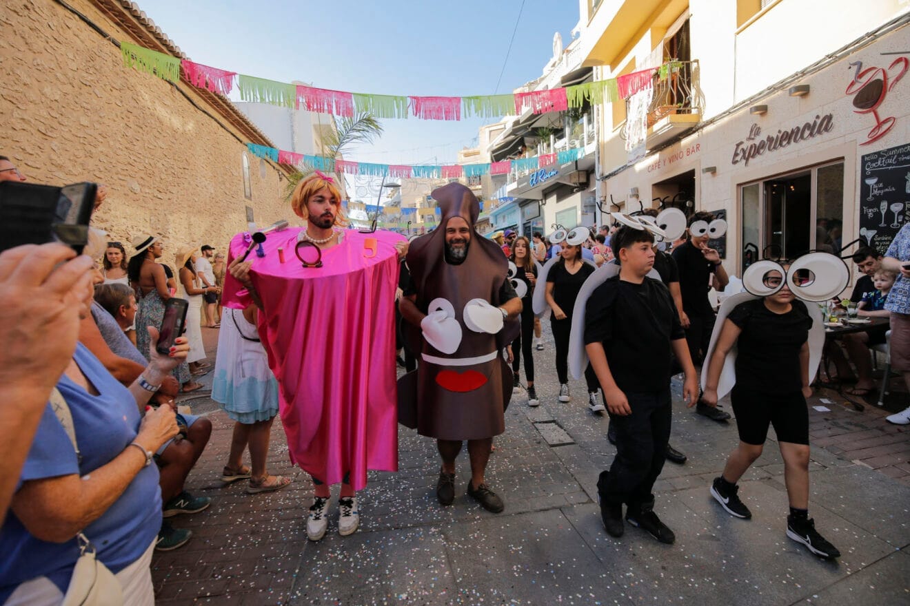 Pasacalle humorístico de las fiestas de Moraira 2024 10