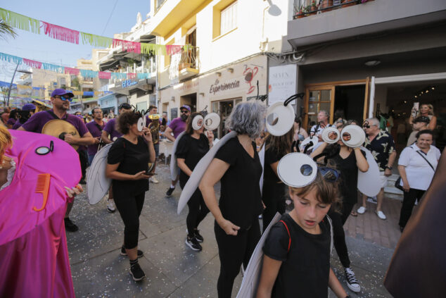 pasacalle humoristico de las fiestas de moraira 2024 11