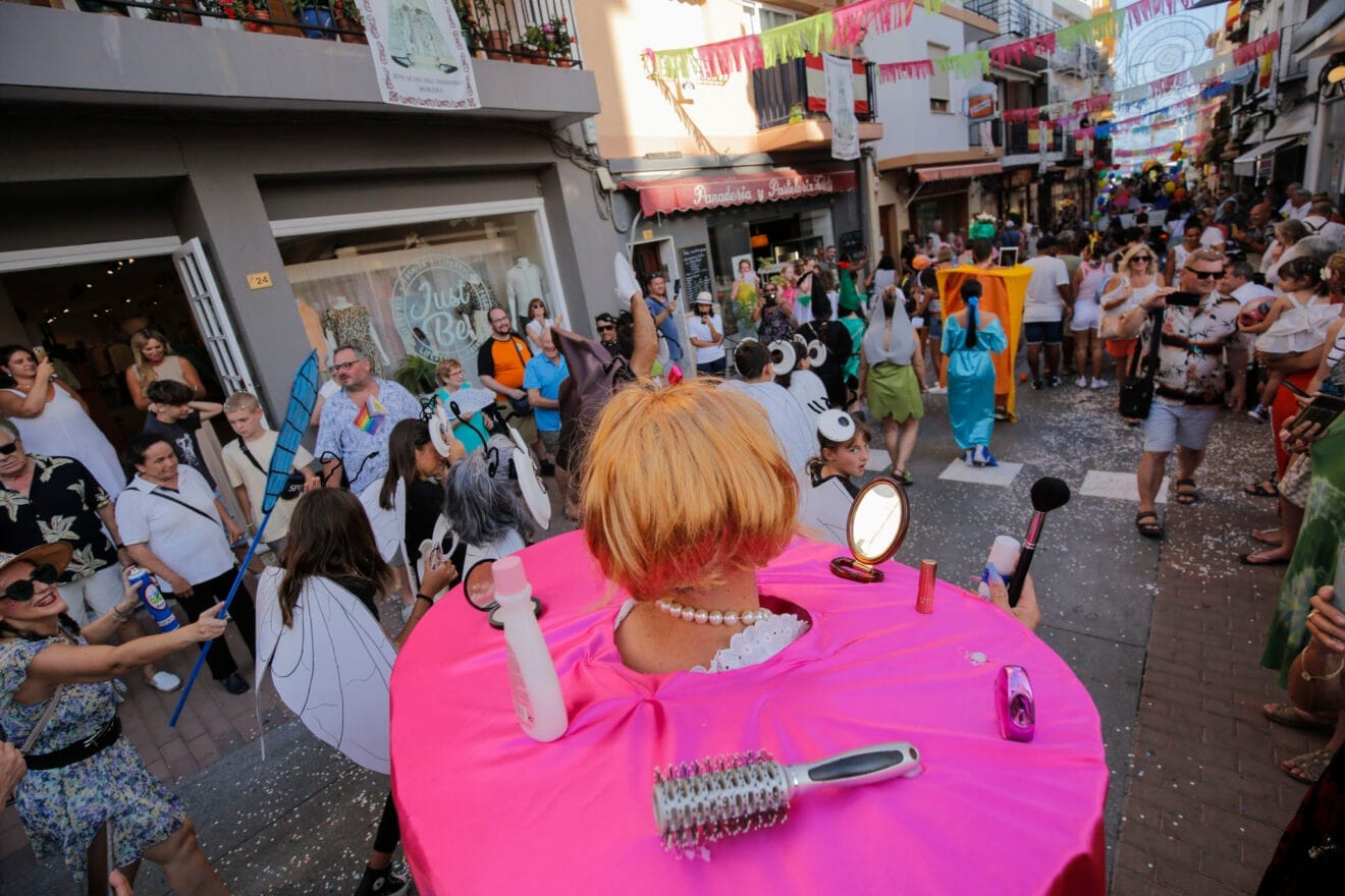 Pasacalle humorístico de las fiestas de Moraira 2024 12