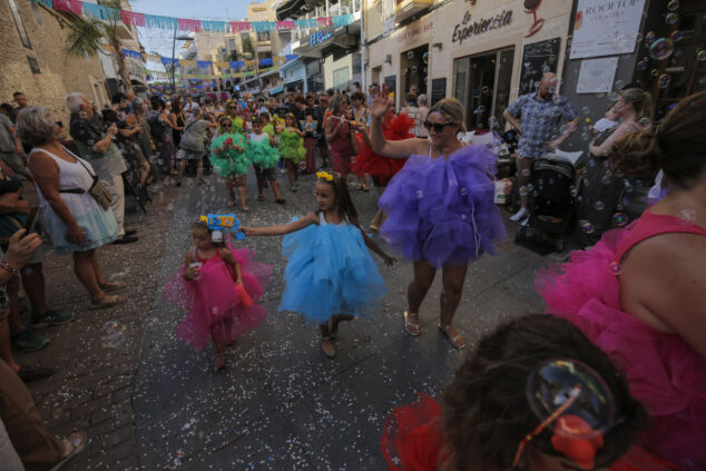 pasacalle humoristico de las fiestas de moraira 2024 18