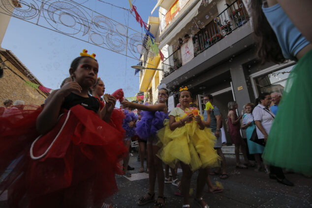 pasacalle humoristico de las fiestas de moraira 2024 19