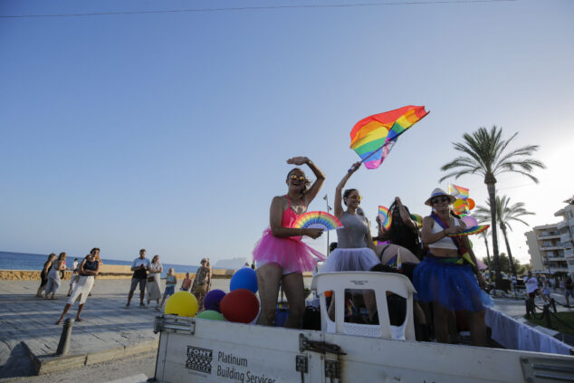 pasacalle humoristico de las fiestas de moraira 2024 35