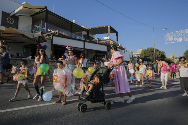 pasacalle humoristico de las fiestas de moraira 2024 38