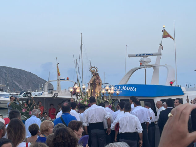 Imagen: Procesión marinera de la Virgen del Carmen (1)