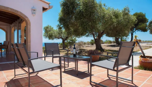 relajate en esta terraza con un entorno natural privilegiado