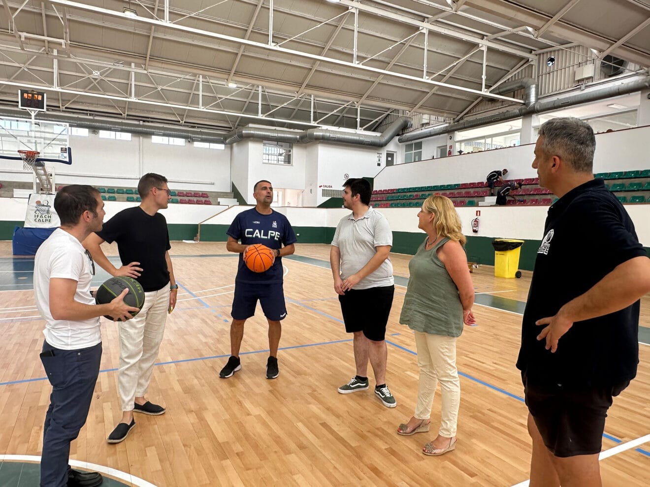 Renovación del pavimento del pabellón Domingo Crespo