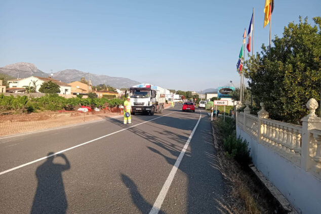 Imagen: Carretera a la entrada Xaló