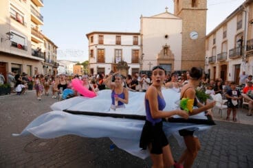 Carrozas y grupos a pie en las fiestas de Gata 2024 08