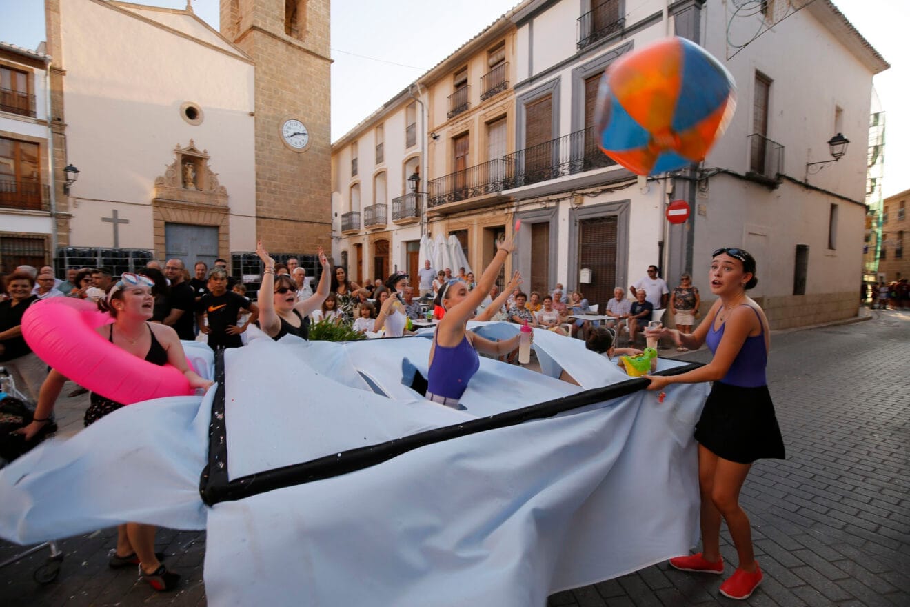 Carrozas y grupos a pie en las fiestas de Gata 2024 09