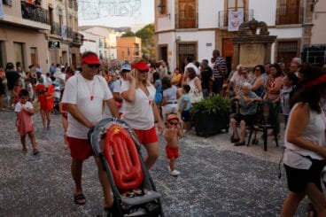 Carrozas y grupos a pie en las fiestas de Gata 2024 100