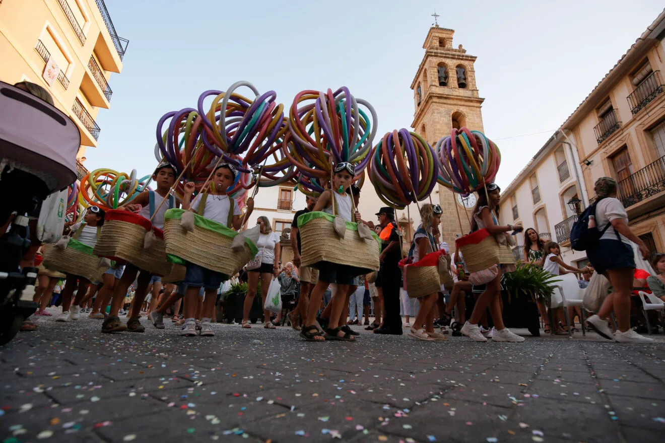Carrozas y grupos a pie en las fiestas de Gata 2024 102