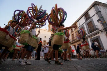 Carrozas y grupos a pie en las fiestas de Gata 2024 103