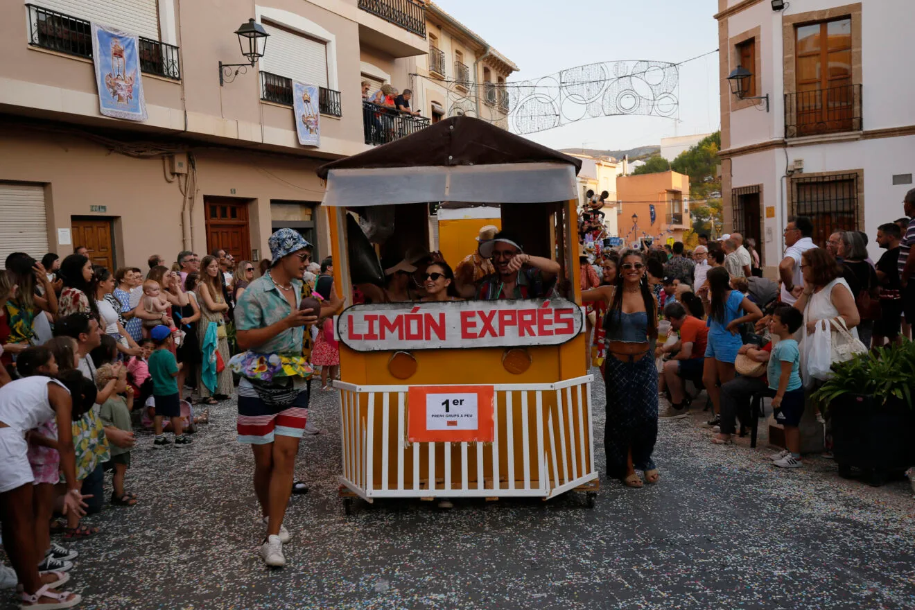 Carrozas y grupos a pie en las fiestas de Gata 2024 113