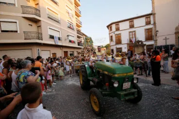 Carrozas y grupos a pie en las fiestas de Gata 2024 125