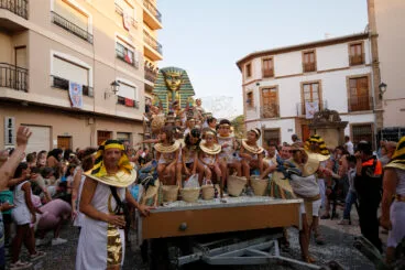 Carrozas y grupos a pie en las fiestas de Gata 2024 127