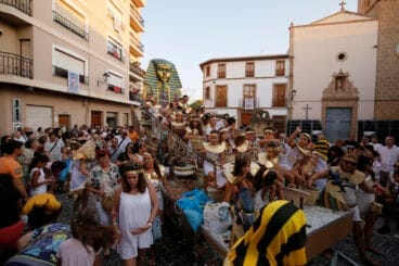 Carrozas y grupos a pie en las fiestas de Gata 2024 128