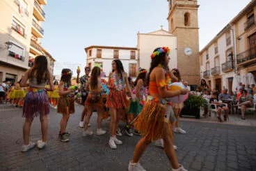 Carrozas y grupos a pie en las fiestas de Gata 2024 13