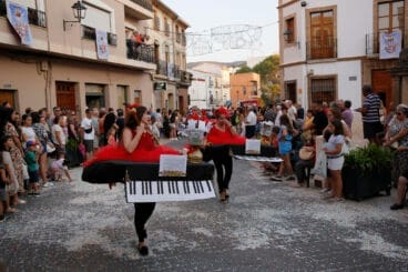 Carrozas y grupos a pie en las fiestas de Gata 2024 142