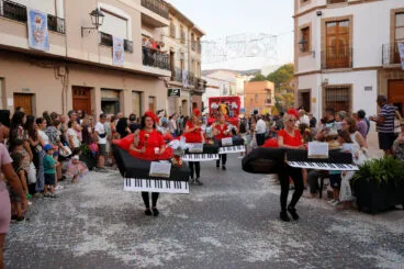 Carrozas y grupos a pie en las fiestas de Gata 2024 144
