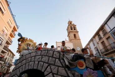 Carrozas y grupos a pie en las fiestas de Gata 2024 154