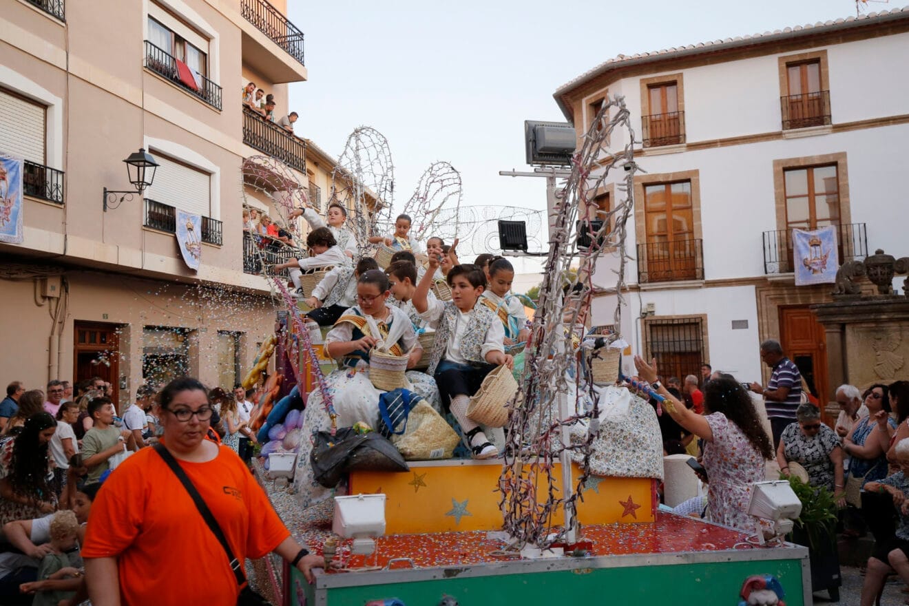 Carrozas y grupos a pie en las fiestas de Gata 2024 156
