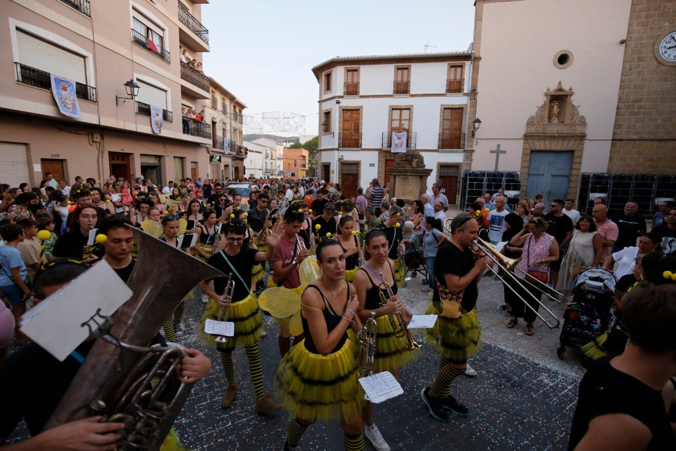 Carrozas y grupos a pie en las fiestas de Gata 2024 187