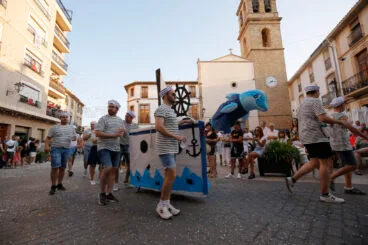 Carrozas y grupos a pie en las fiestas de Gata 2024 26