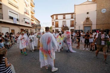 Carrozas y grupos a pie en las fiestas de Gata 2024 28