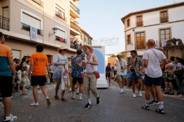 Carrozas y grupos a pie en las fiestas de Gata 2024 40