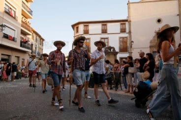 Carrozas y grupos a pie en las fiestas de Gata 2024 52