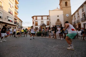 Carrozas y grupos a pie en las fiestas de Gata 2024 57
