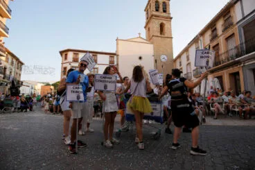 Carrozas y grupos a pie en las fiestas de Gata 2024 63