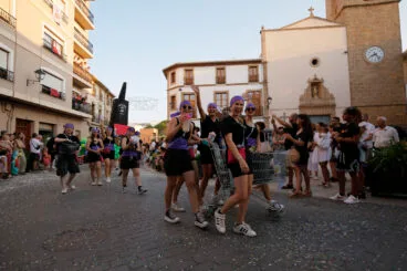 Carrozas y grupos a pie en las fiestas de Gata 2024 65
