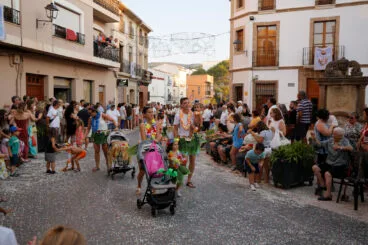 Carrozas y grupos a pie en las fiestas de Gata 2024 76