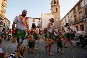 Carrozas y grupos a pie en las fiestas de Gata 2024 80