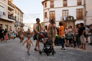 Carrozas y grupos a pie en las fiestas de Gata 2024 89