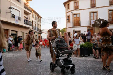 Carrozas y grupos a pie en las fiestas de Gata 2024 91